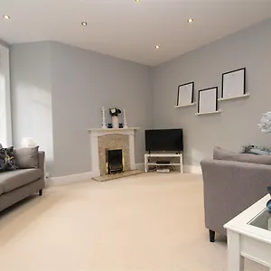 2 Bed Garden By Beach In Alum Chine, Apartment Bournemouth